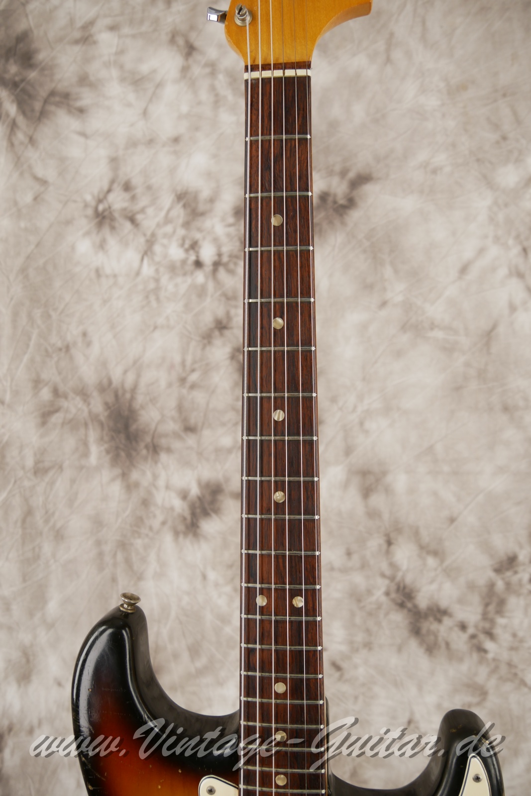 Fender_Stratocaster_sunburst_4hole_1971-005.JPG
