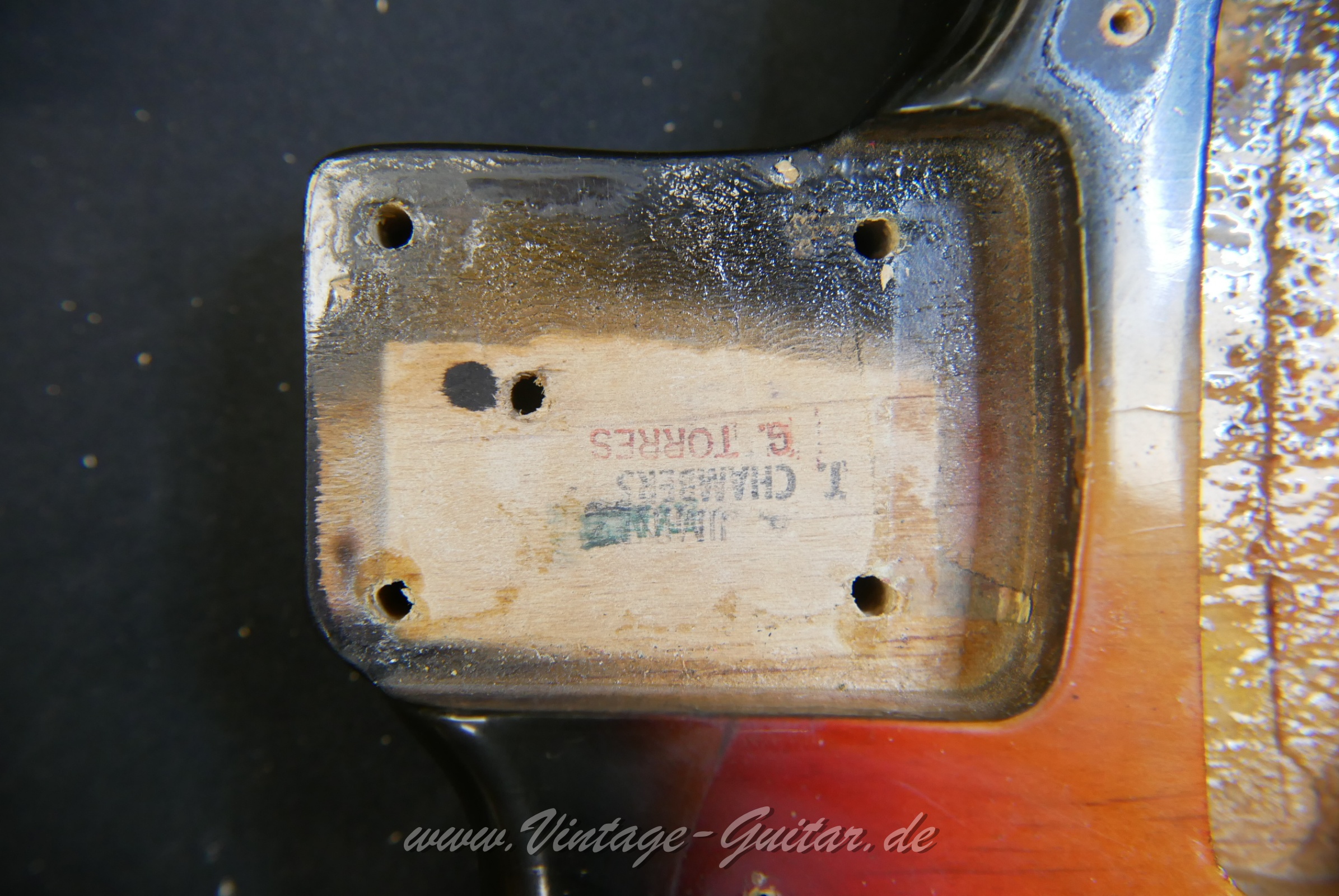 Fender_Stratocaster_sunburst_4hole_1971-015.JPG