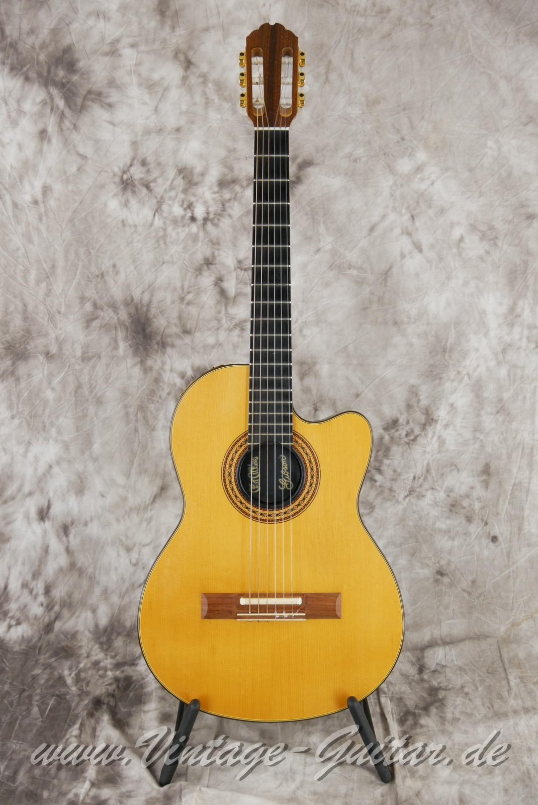 Gibson-Chet-Atkins-CEC-1989-natural-001.jpg
