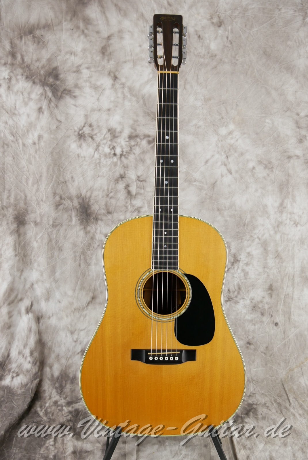 Martin_D_35_S_slotted_headstock_natural_1975-001.JPG
