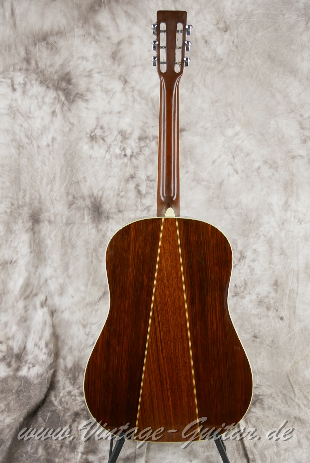 img/vintage/5668/Martin_D_35_S_slotted_headstock_natural_1975-002.JPG