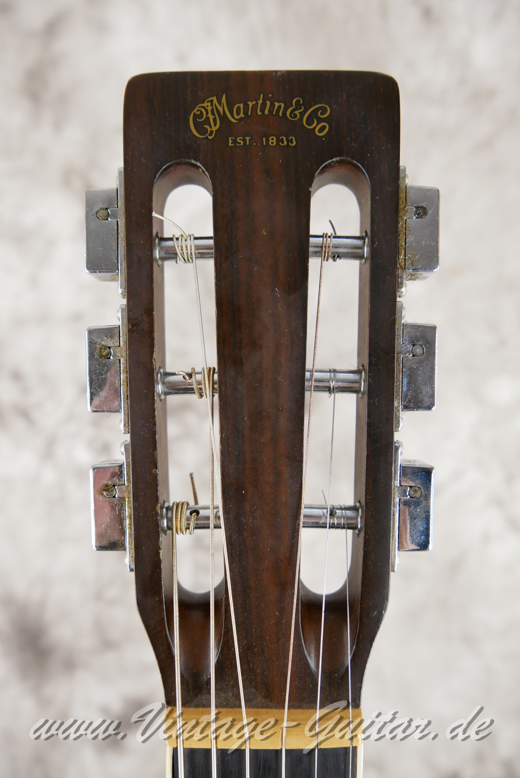 img/vintage/5668/Martin_D_35_S_slotted_headstock_natural_1975-003.JPG