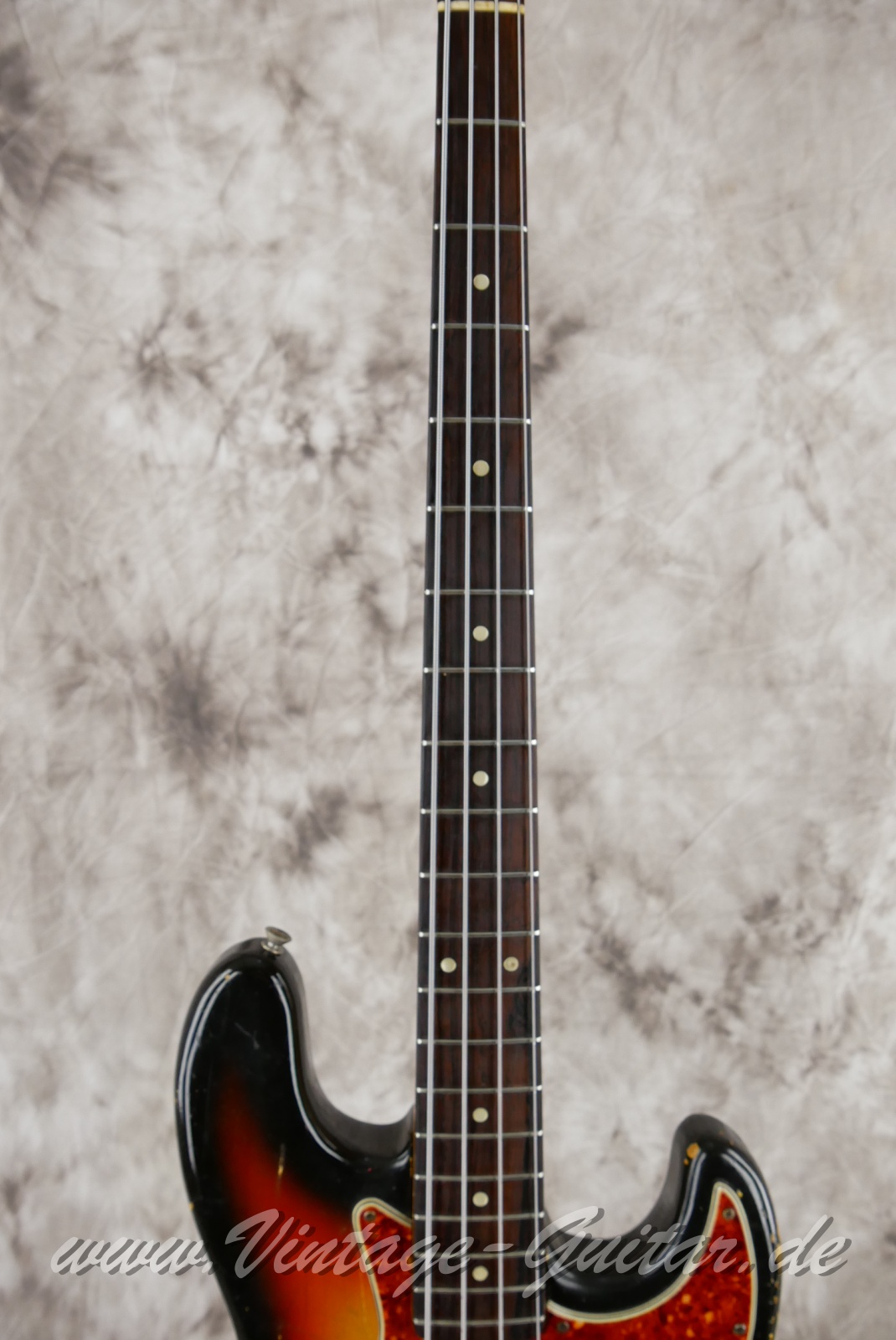 Fender_Jazz_Bass_sunburst_1964-005.JPG