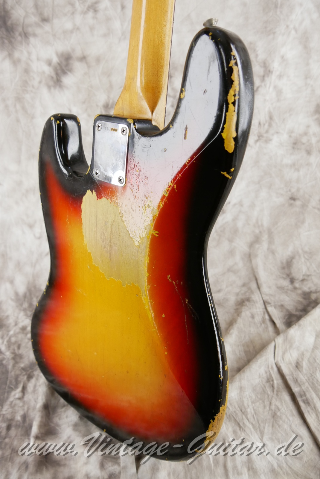 Fender_Jazz_Bass_sunburst_1964-012.JPG
