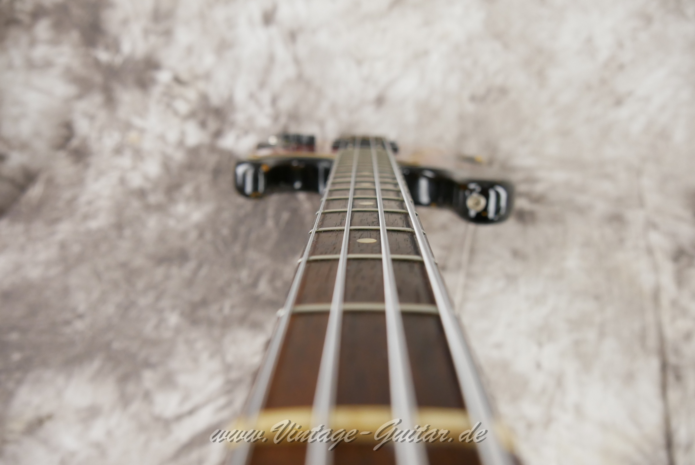 Fender_Jazz_Bass_sunburst_1964-013.JPG