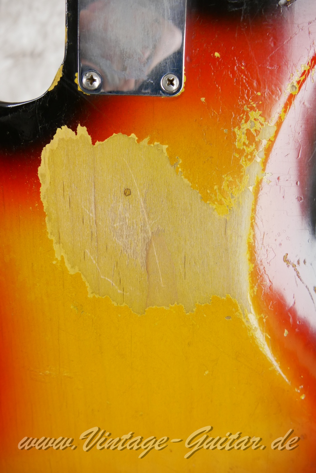 Fender_Jazz_Bass_sunburst_1964-015.JPG