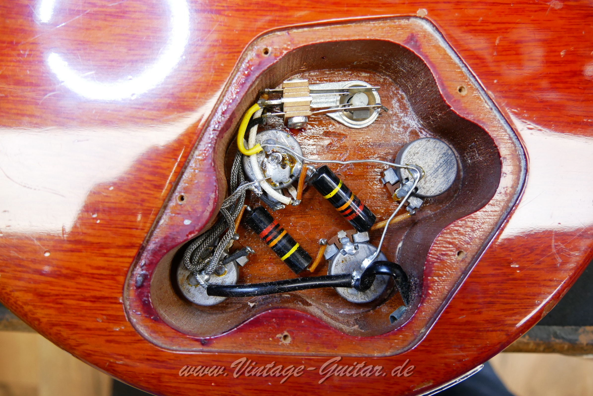 img/vintage/5679/Gibson_Les_Paul_Special_faded_cherry_1959-020.JPG
