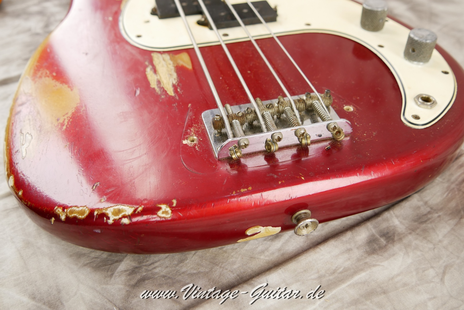 Fender-Precision-Bass-1963-candy-apple-red-017.JPG
