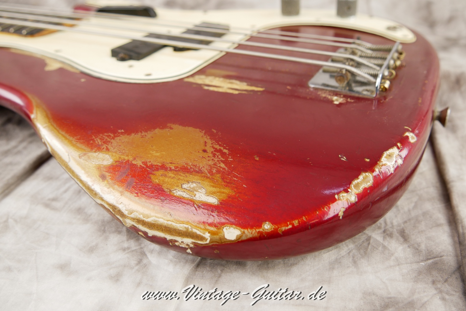 Fender-Precision-Bass-1963-candy-apple-red-020.JPG