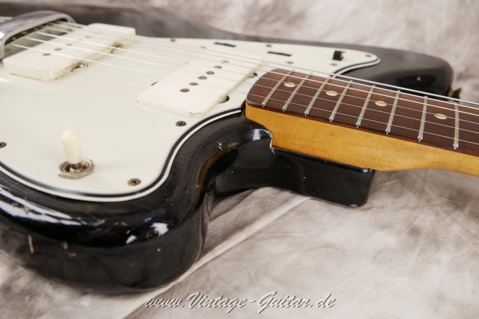 Fender-Jazzmaster-1964-black-018.JPG