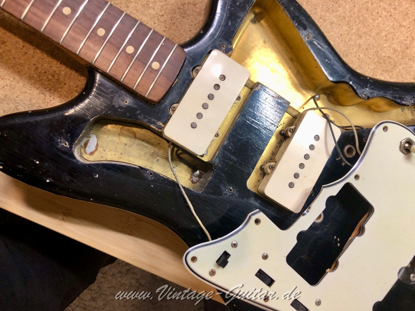 Fender-Jazzmaster-1964-black-024.jpg