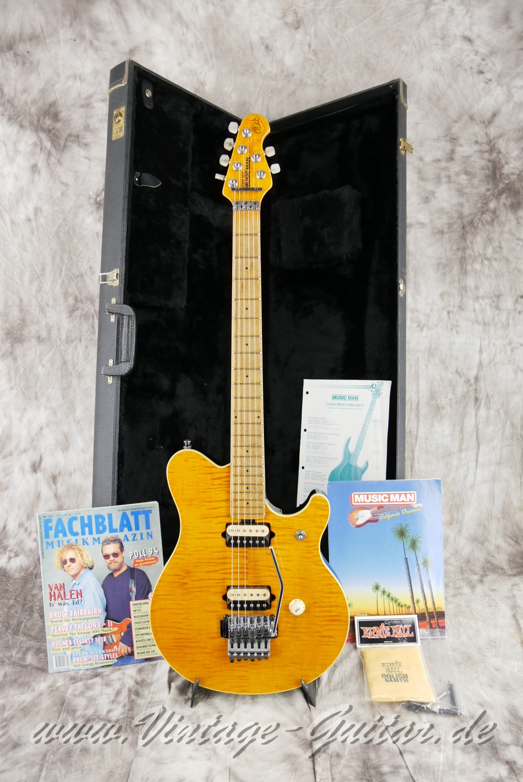 MusicMan-Earnie-Ball-Van-Halen-Signature-1991-gold-translucent-013.jpg