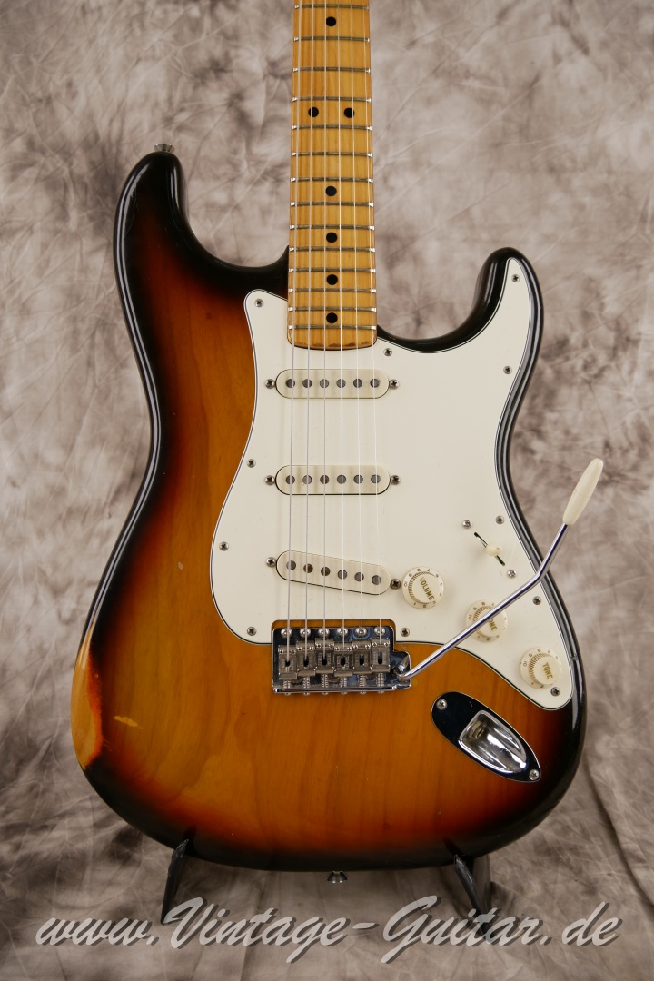 Fender-Stratocaster-1974-sunburst-003.JPG