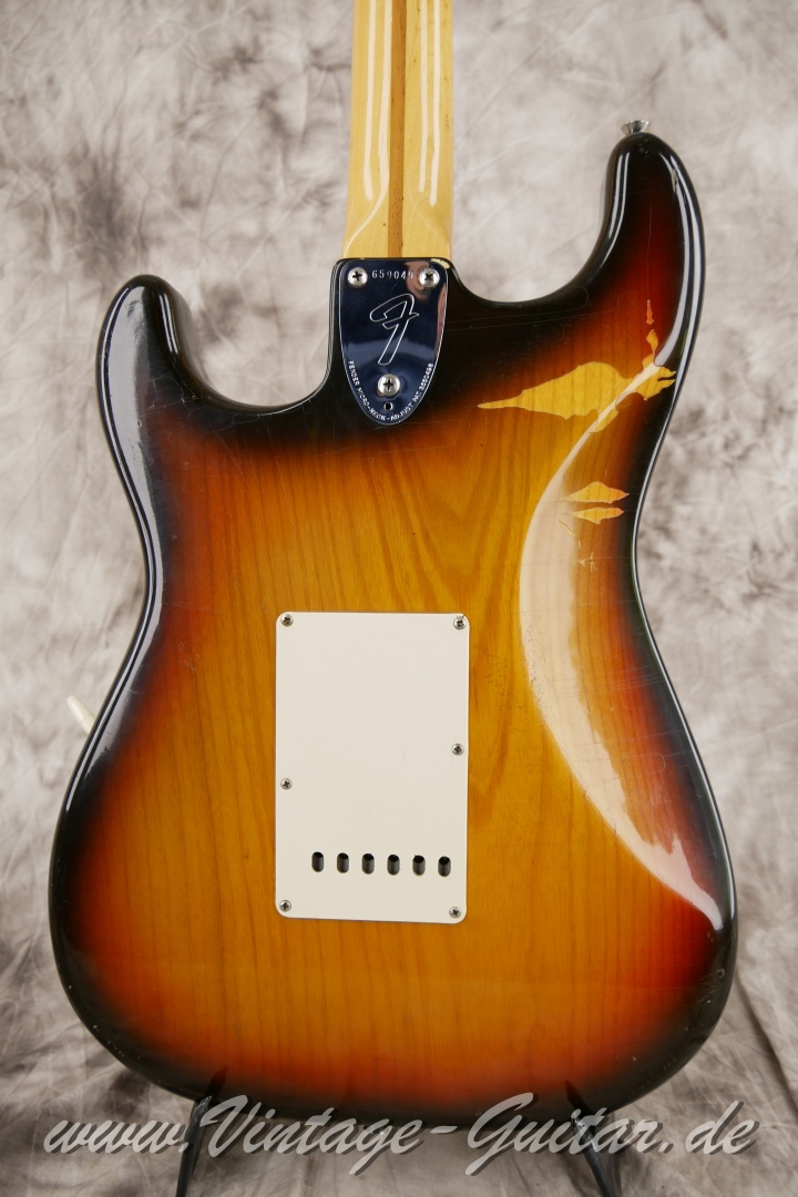 Fender-Stratocaster-1974-sunburst-004.JPG