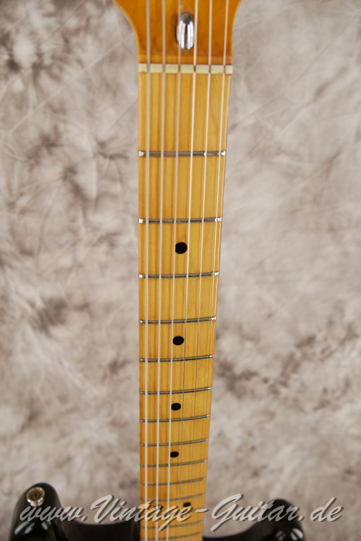 Fender-Stratocaster-1974-sunburst-007.JPG