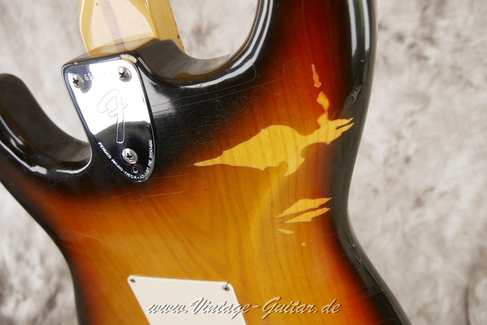 Fender-Stratocaster-1974-sunburst-010.JPG