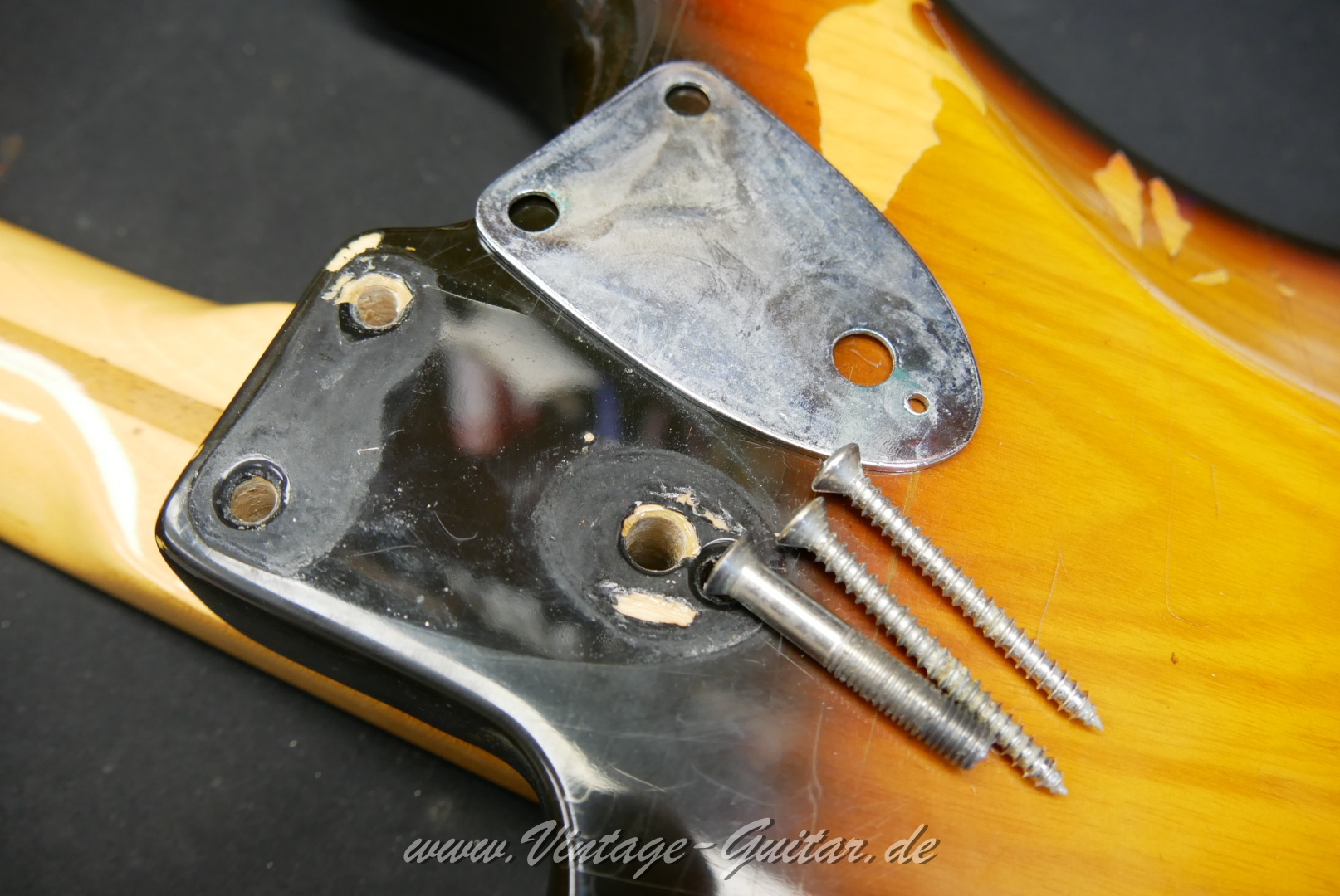 Fender-Stratocaster-1974-sunburst-035.JPG
