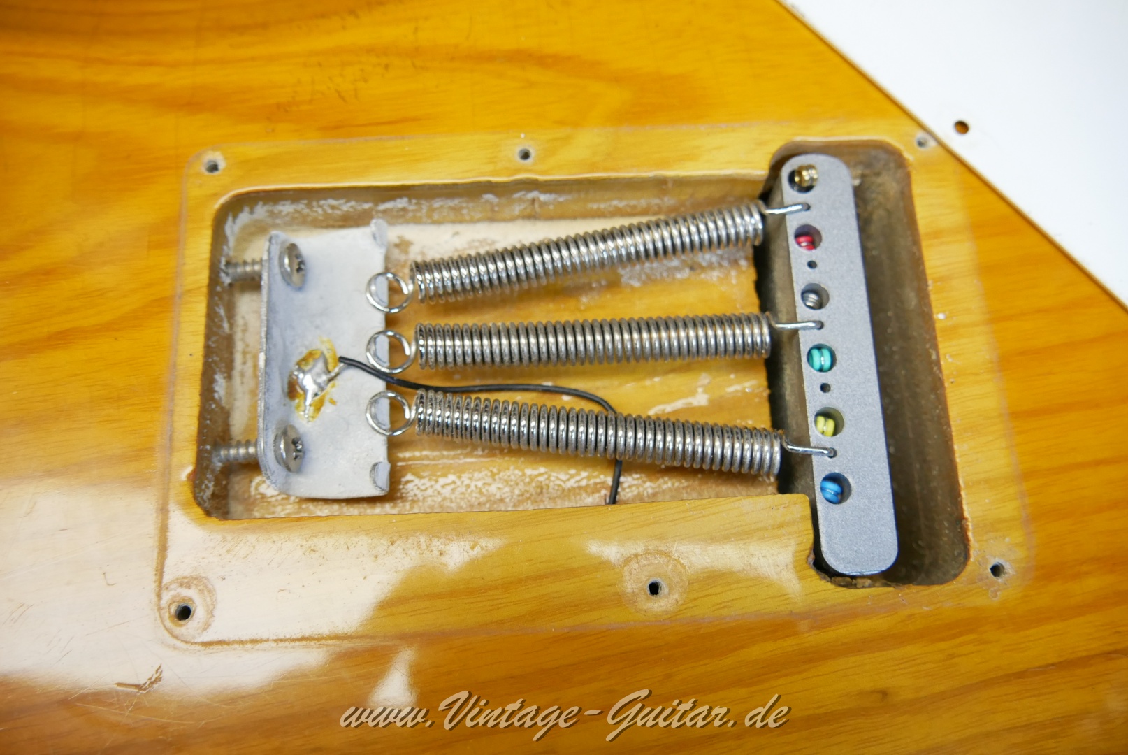Fender-Stratocaster-1974-sunburst-038.JPG