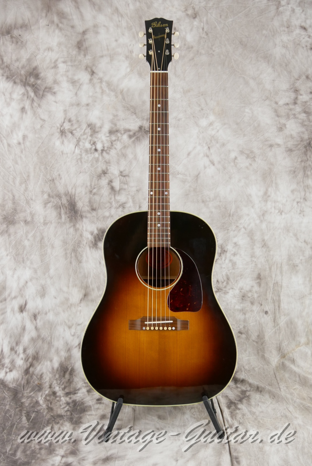 Gibson-J45-Vintage-Series-2016-vintage-sunburst-001.jpg