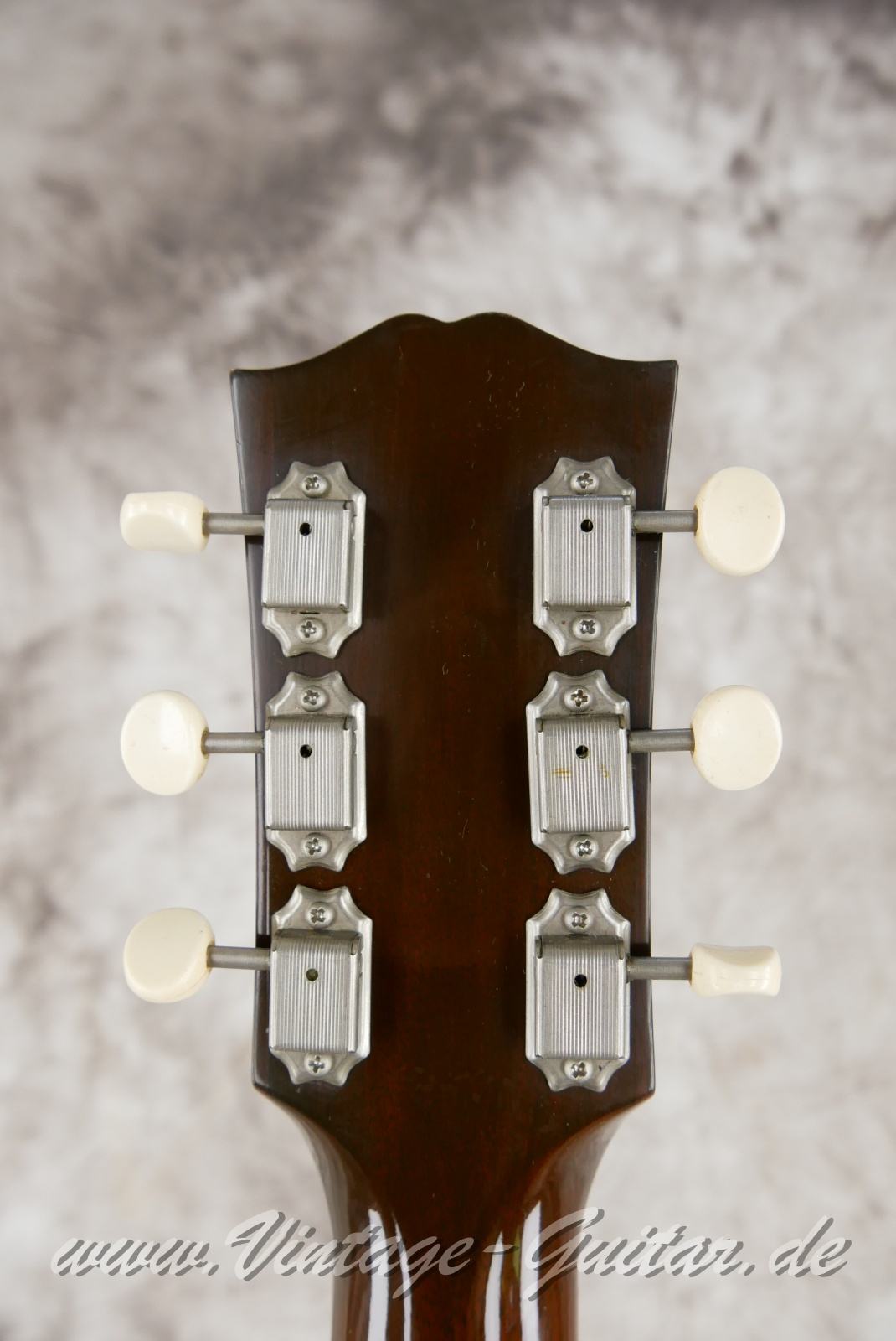 Gibson-J45-Vintage-Series-2016-vintage-sunburst-004.jpg