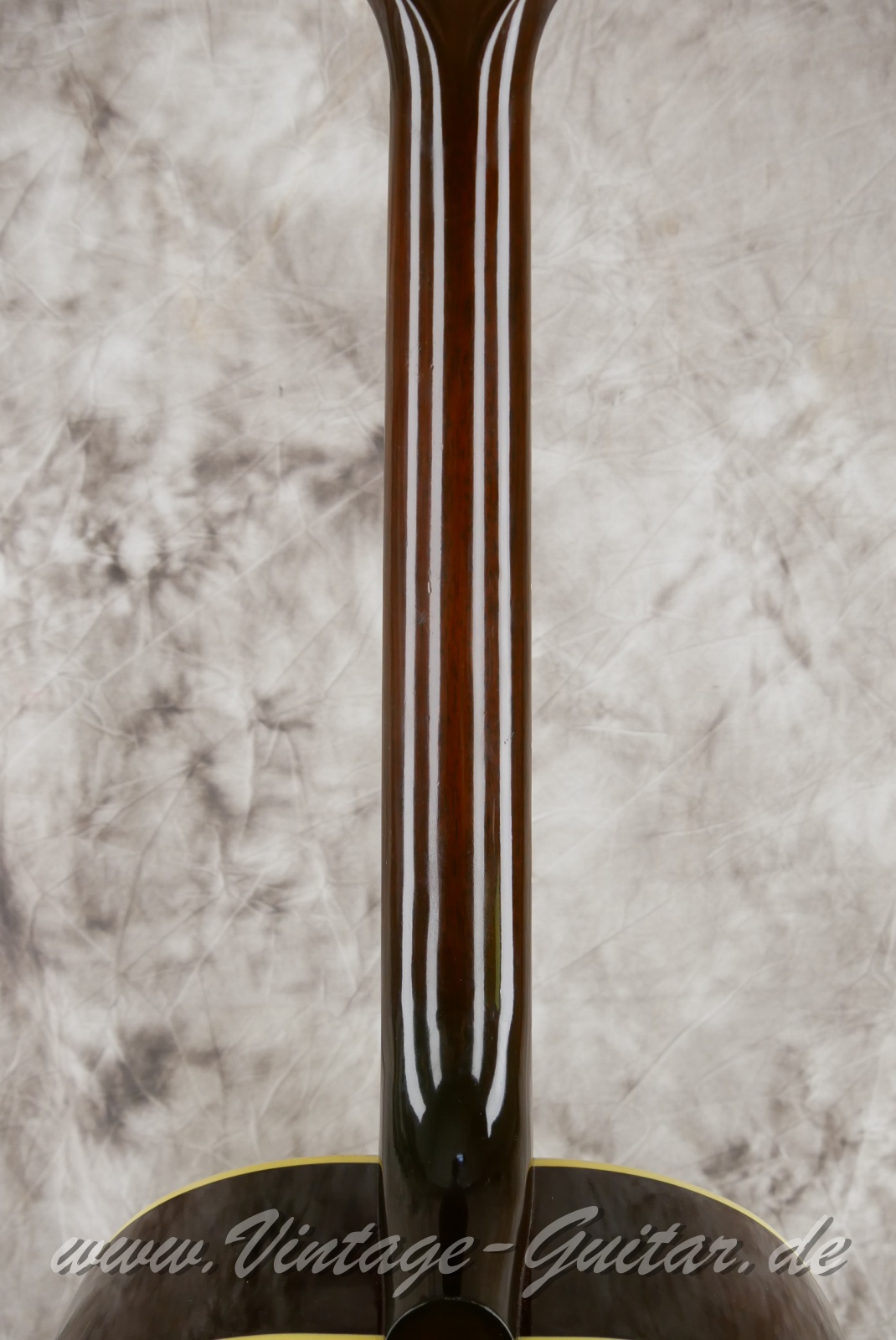 Gibson-J45-Vintage-Series-2016-vintage-sunburst-006.jpg