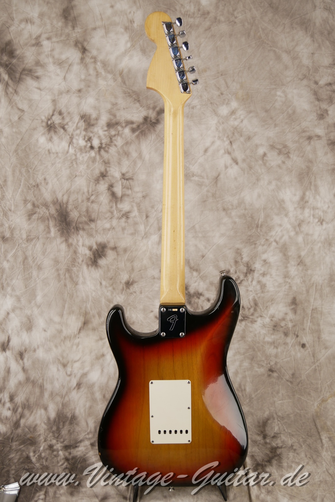 Fender_Startocaster_Baujahr_1971_USA_sunburst_all_original-002-1.JPG