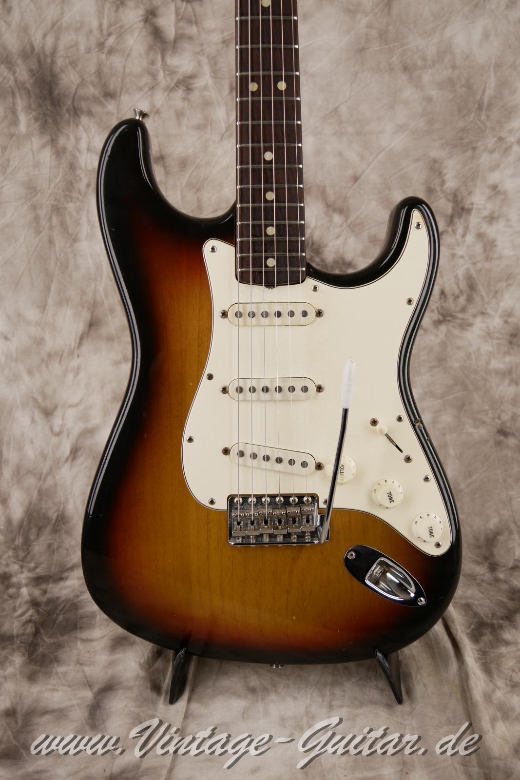 Fender_Startocaster_Baujahr_1971_USA_sunburst_all_original-007.JPG