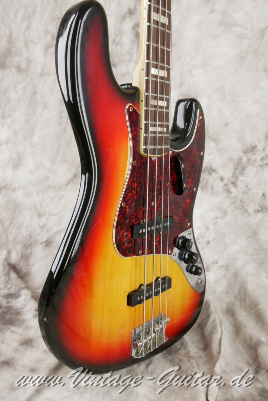 Fender-Jazz-Bass-USA-1973-sunburst-009.jpg