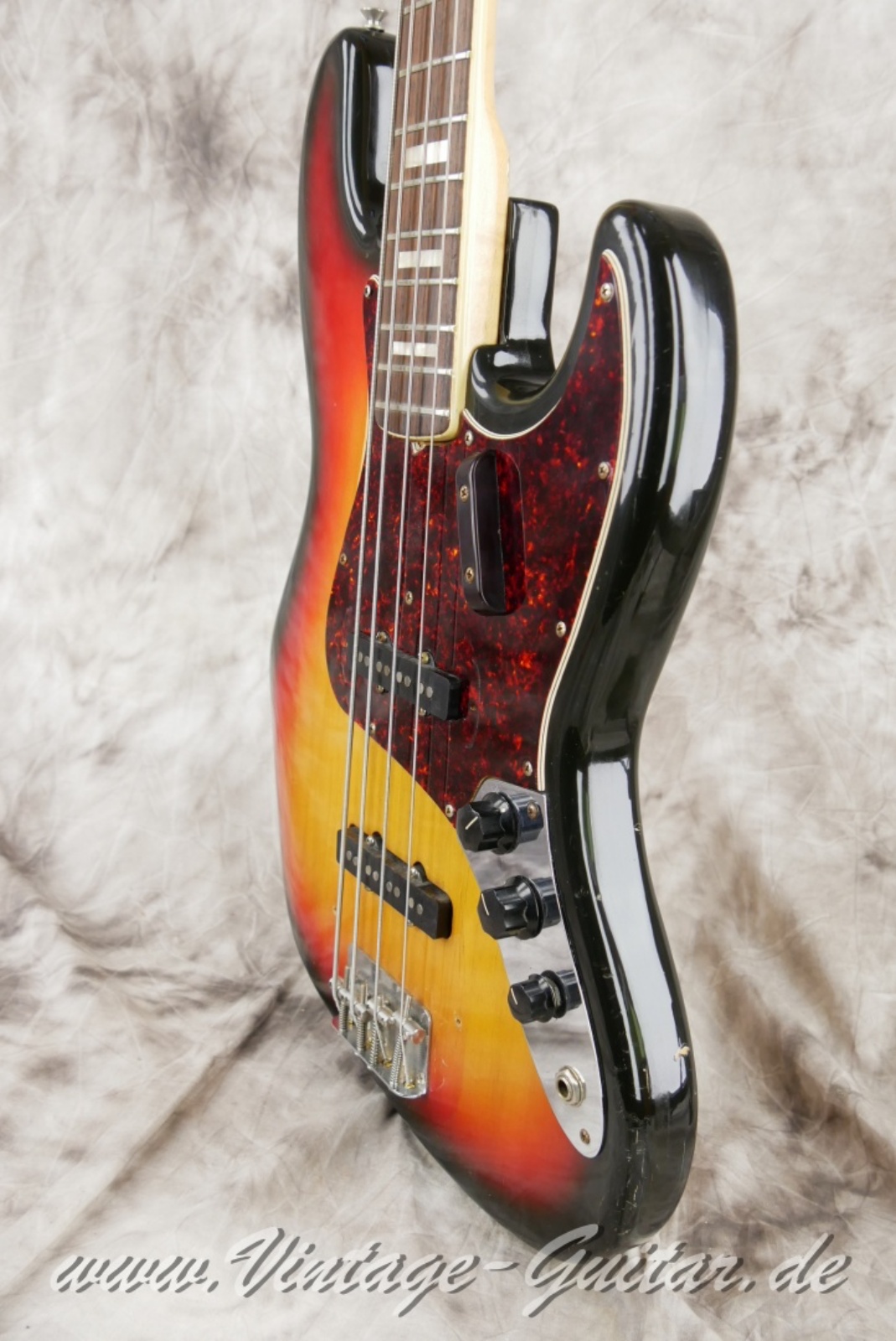 Fender-Jazz-Bass-USA-1973-sunburst-010.jpg