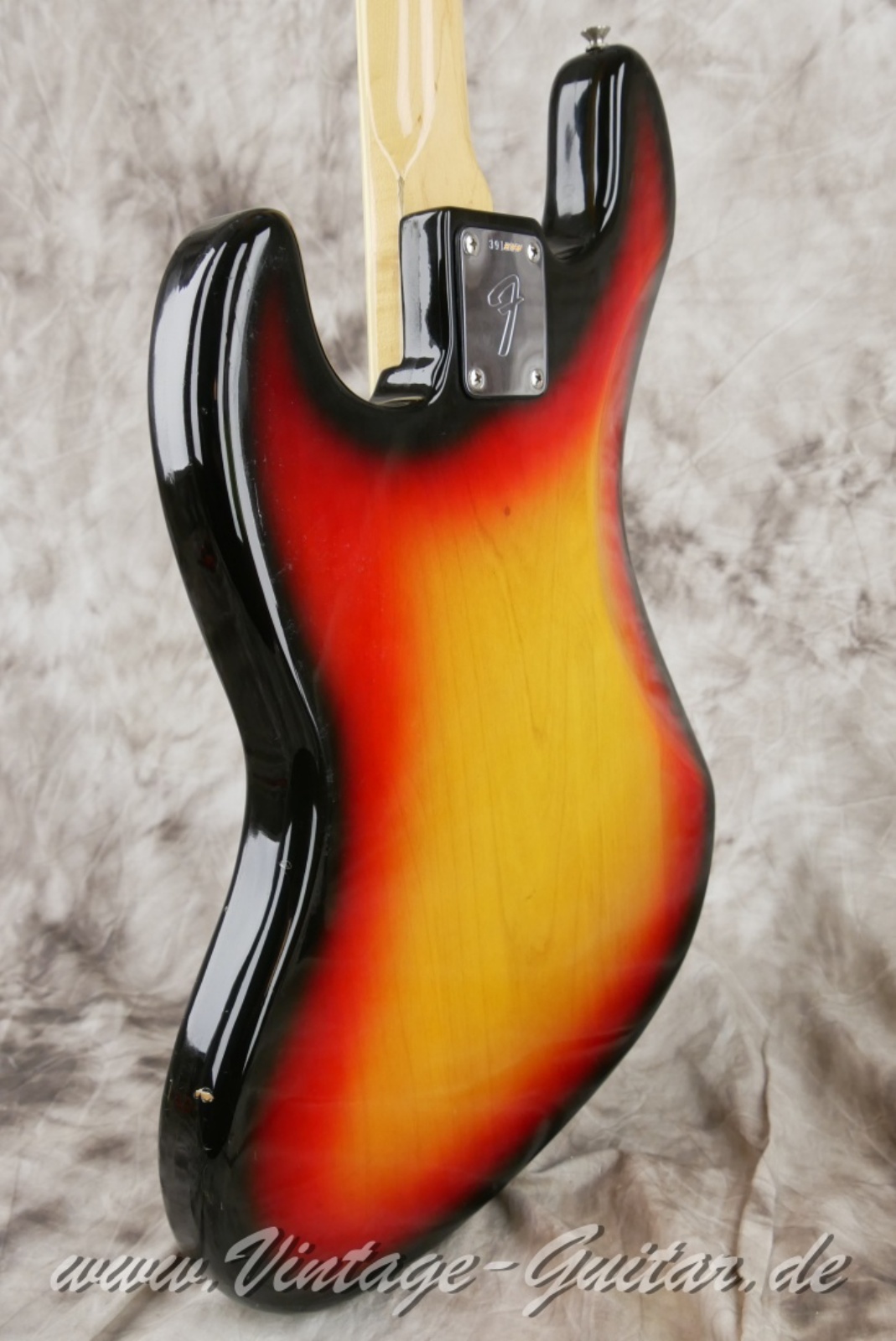 Fender-Jazz-Bass-USA-1973-sunburst-011.jpg
