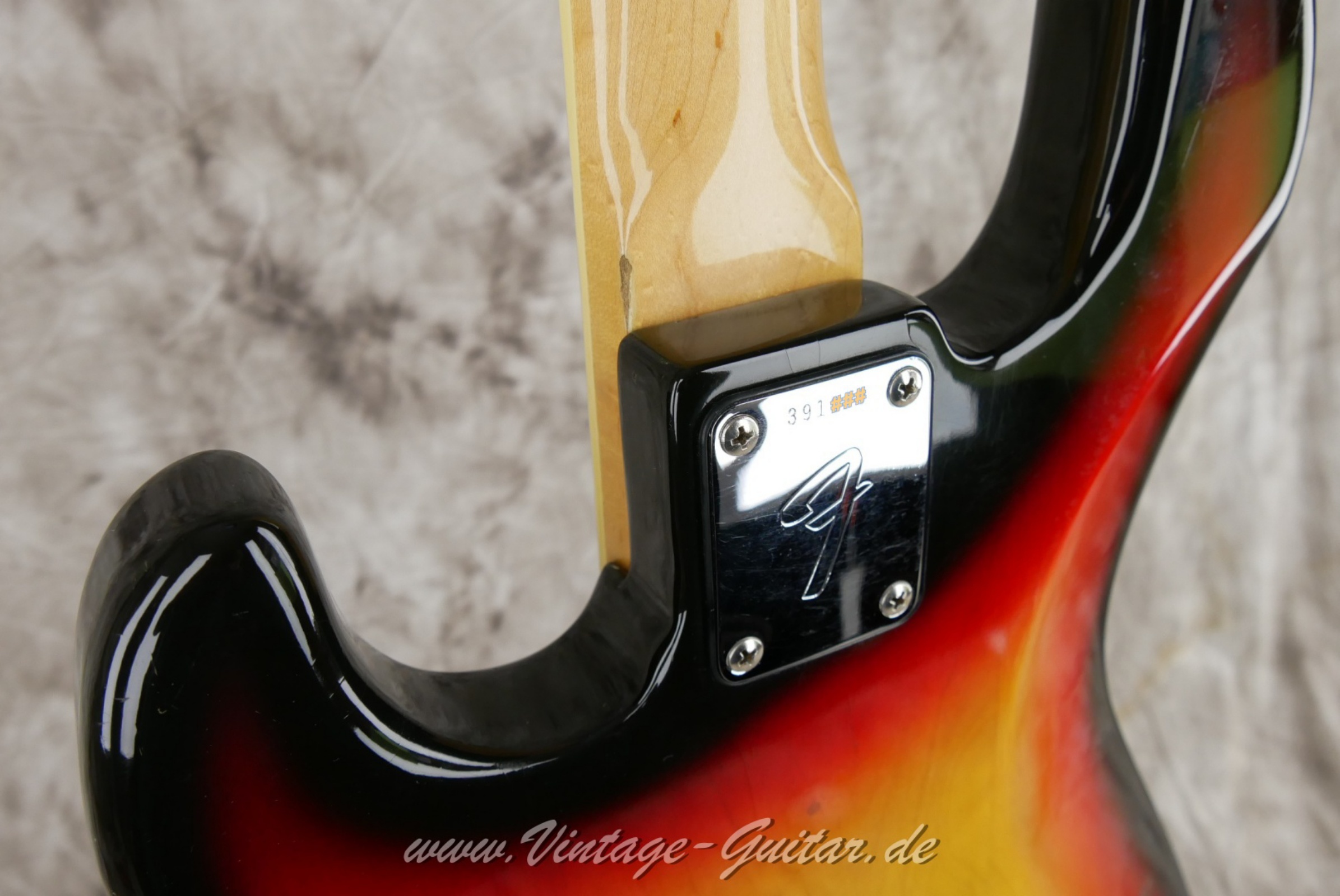 Fender-Jazz-Bass-USA-1973-sunburst-019.jpg