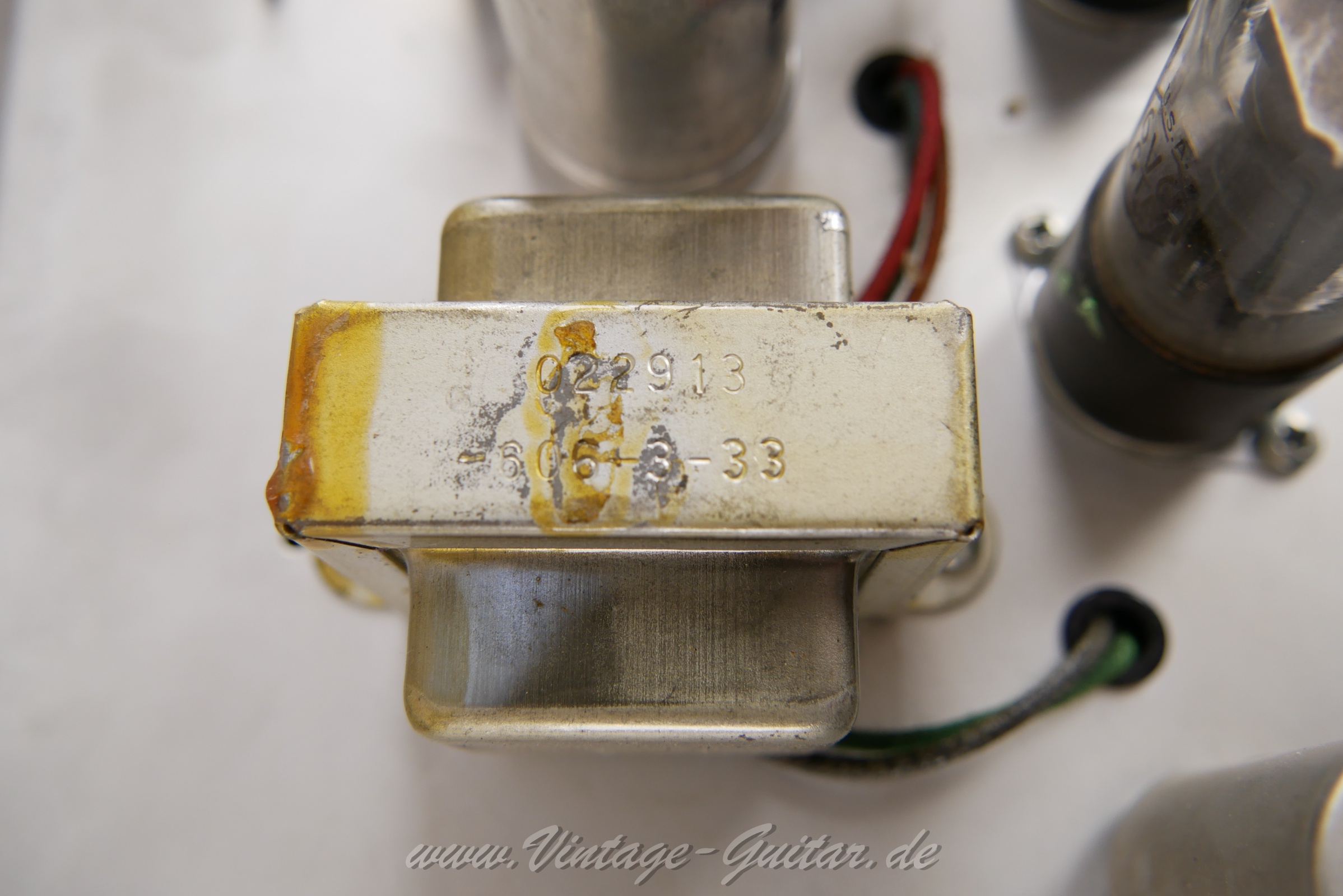 img/vintage/5692/Fender_Princeton_Silverface_1973_black_tolex_all_original_12Watt-019.jpg