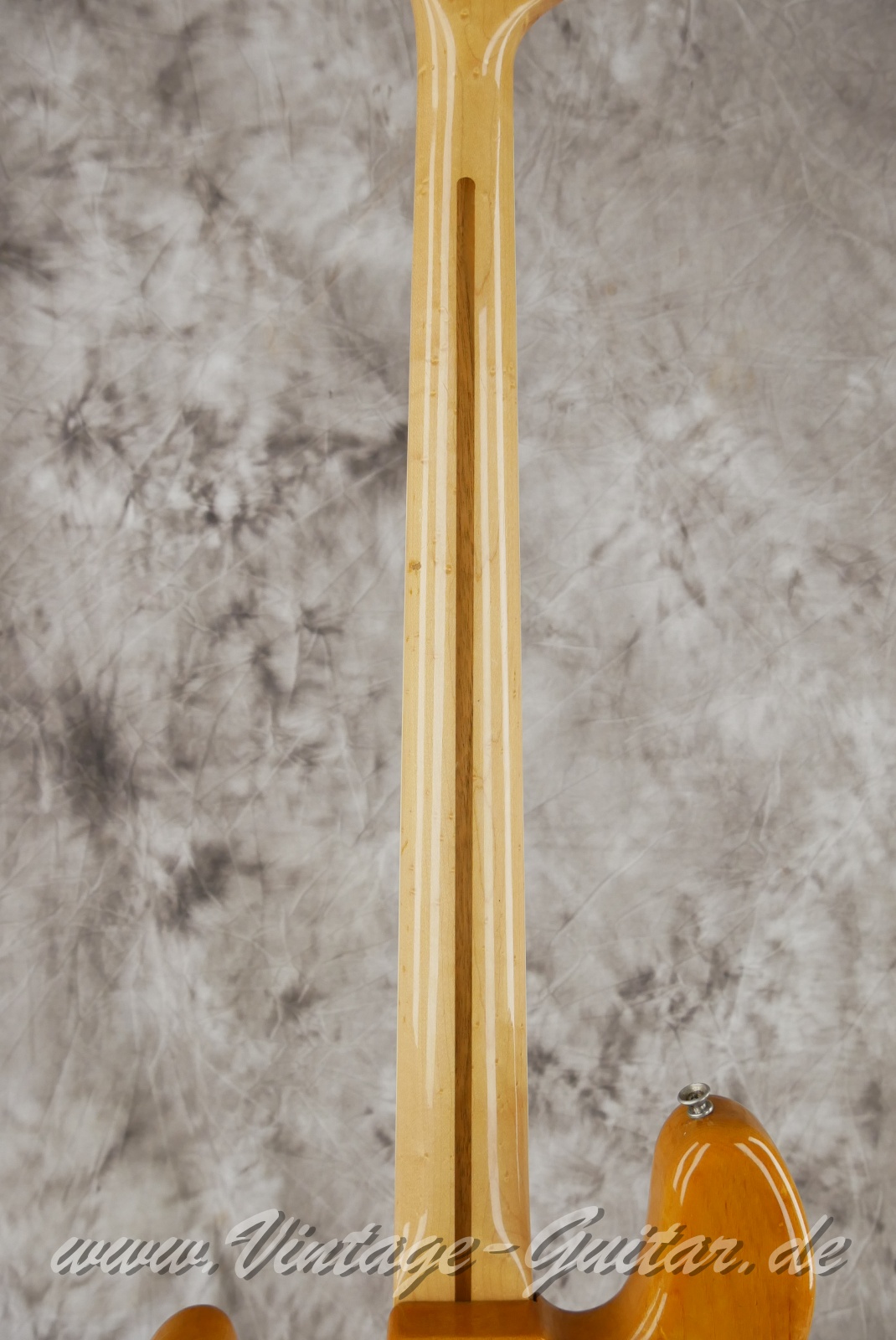 Fender-Jazz-Bass-USA-1979-natural-006.jpg