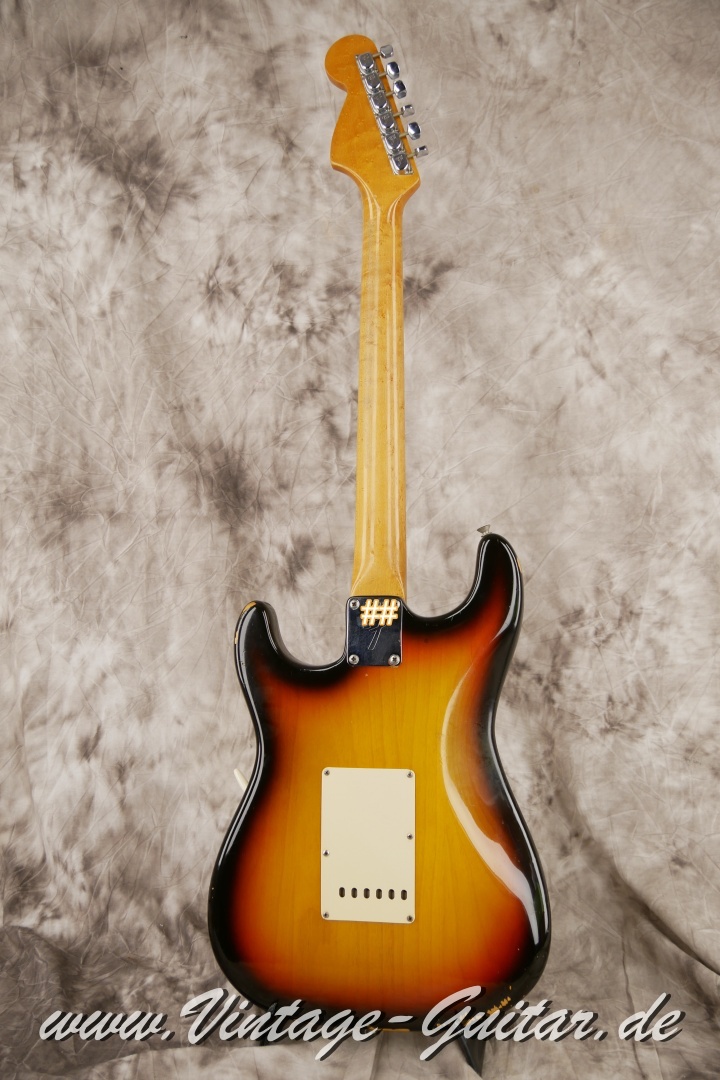 img/vintage/5699/Fender_Stratocaster_1967_sunburst_all_original-_rosewood_neck-002.JPG