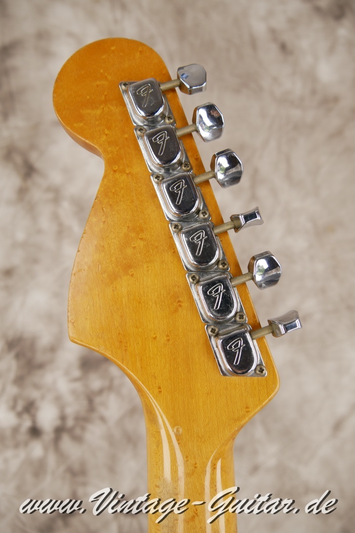 img/vintage/5699/Fender_Stratocaster_1967_sunburst_all_original-_rosewood_neck-004.JPG