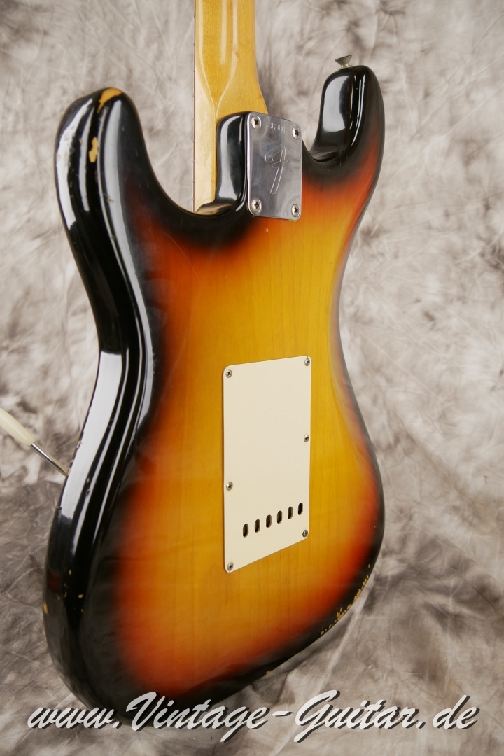 Fender_Stratocaster_1967_sunburst_all_original-_rosewood_neck-011.JPG