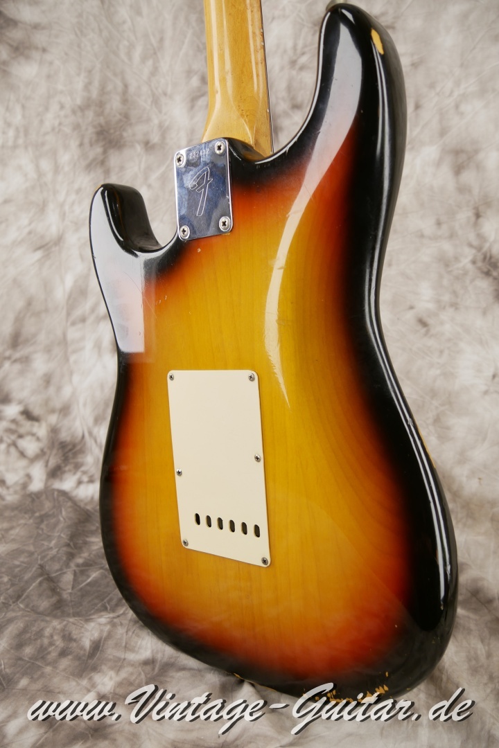 Fender_Stratocaster_1967_sunburst_all_original-_rosewood_neck-012.JPG