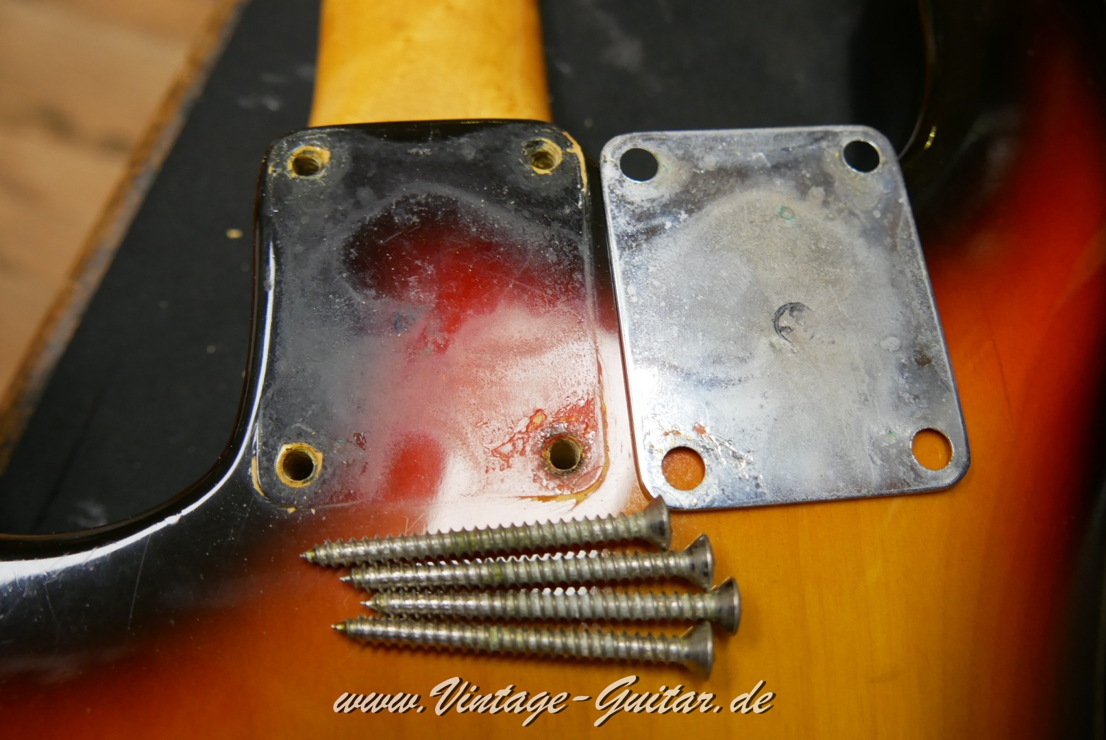 Fender_Stratocaster_1967_sunburst_all_original-_rosewood_neck-017.JPG