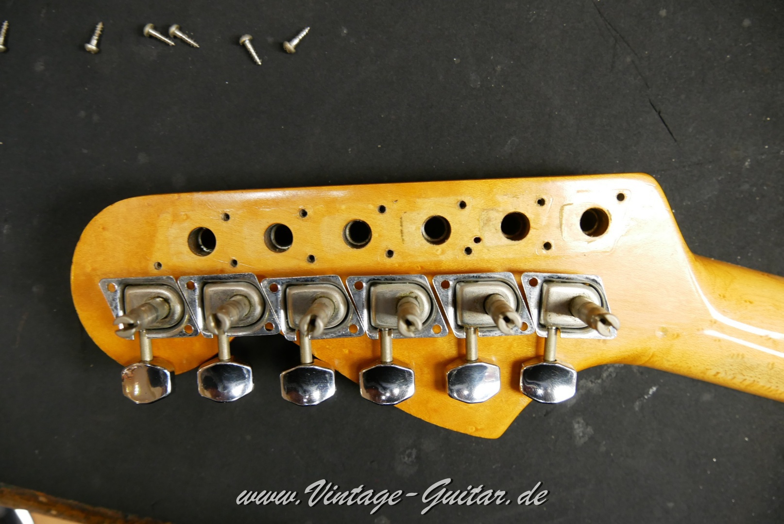 Fender_Stratocaster_1967_sunburst_all_original-_rosewood_neck-031.JPG