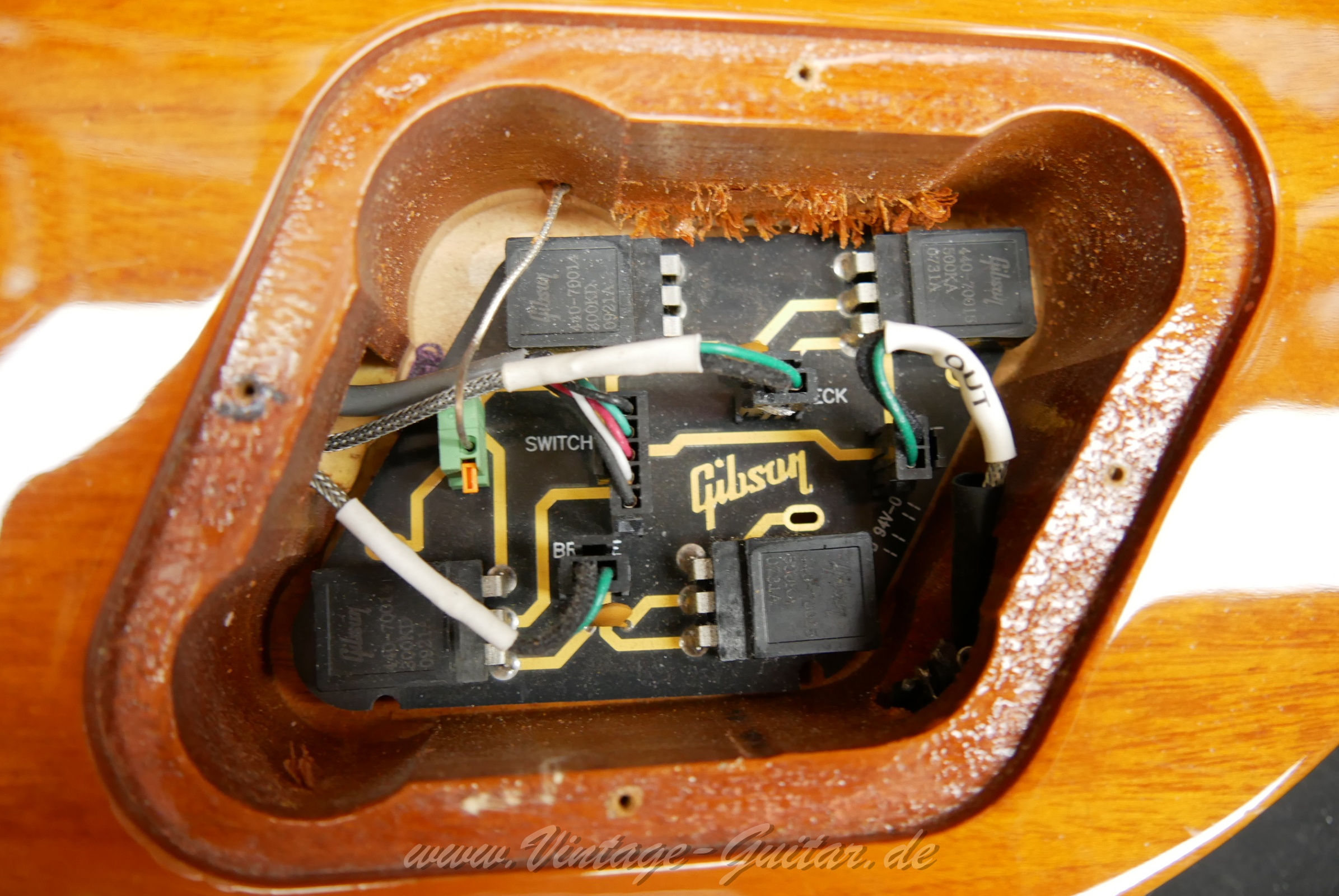 img/vintage/5700/Gibson_Les_Paul_Deluxe_goldtop_Baujahr_2011_USA-013.jpg