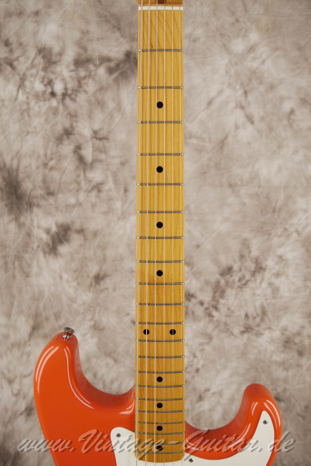 img/vintage/5702/Fender_Startocaster_Strat_Japan_Baujahr_1996_fiesta_red-005.jpg