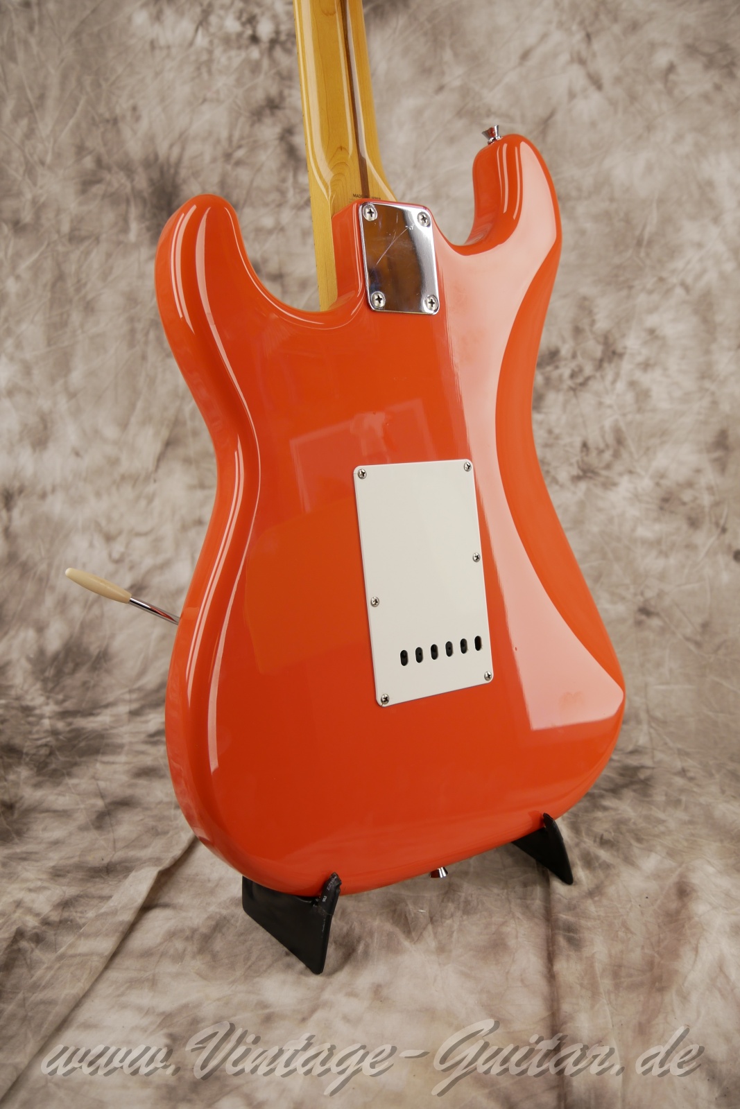 img/vintage/5702/Fender_Startocaster_Strat_Japan_Baujahr_1996_fiesta_red-011.jpg
