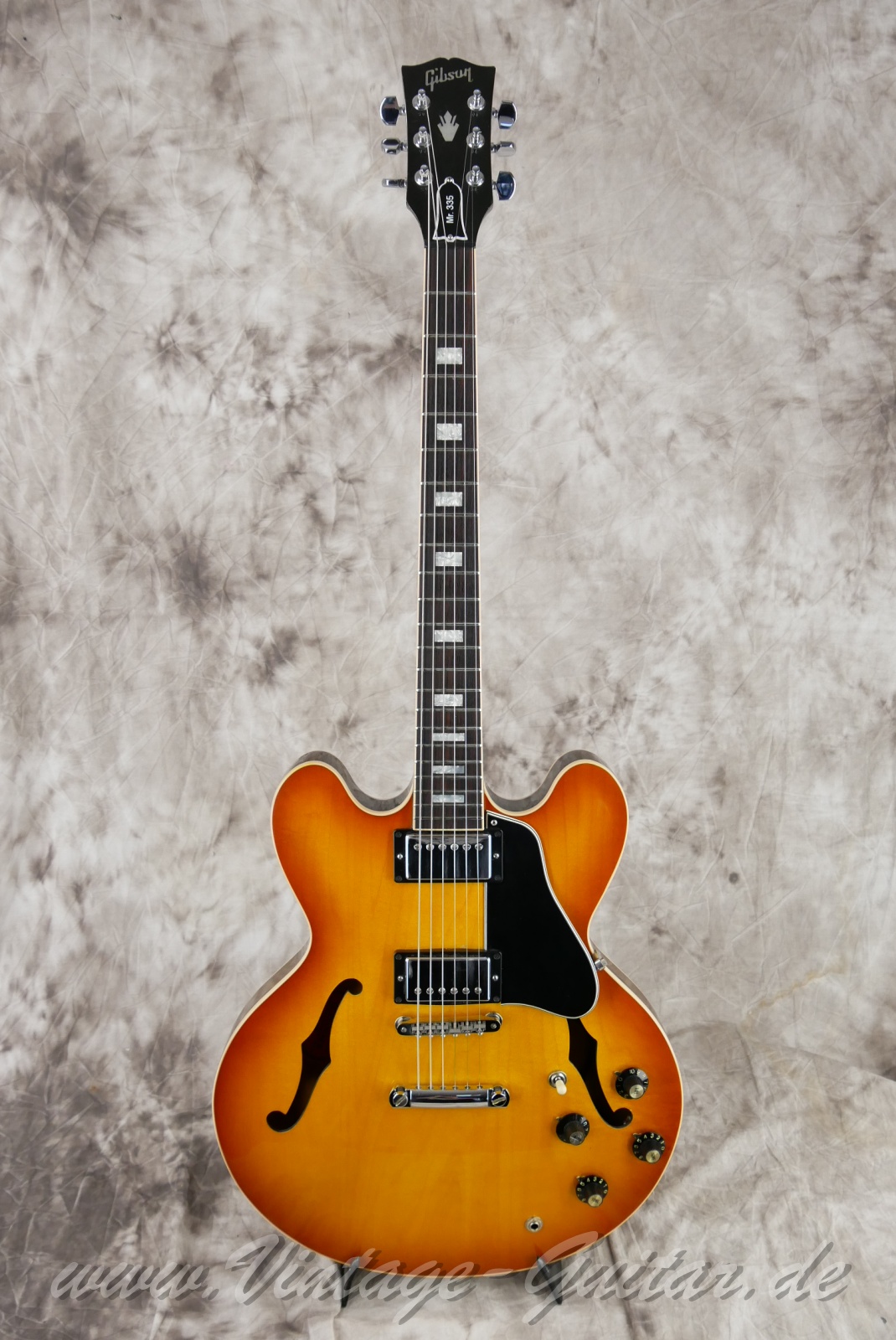 img/vintage/5704/Gibson_ES_335_larry_carlton_2005_MR335_vintage_sunburst-023.jpg