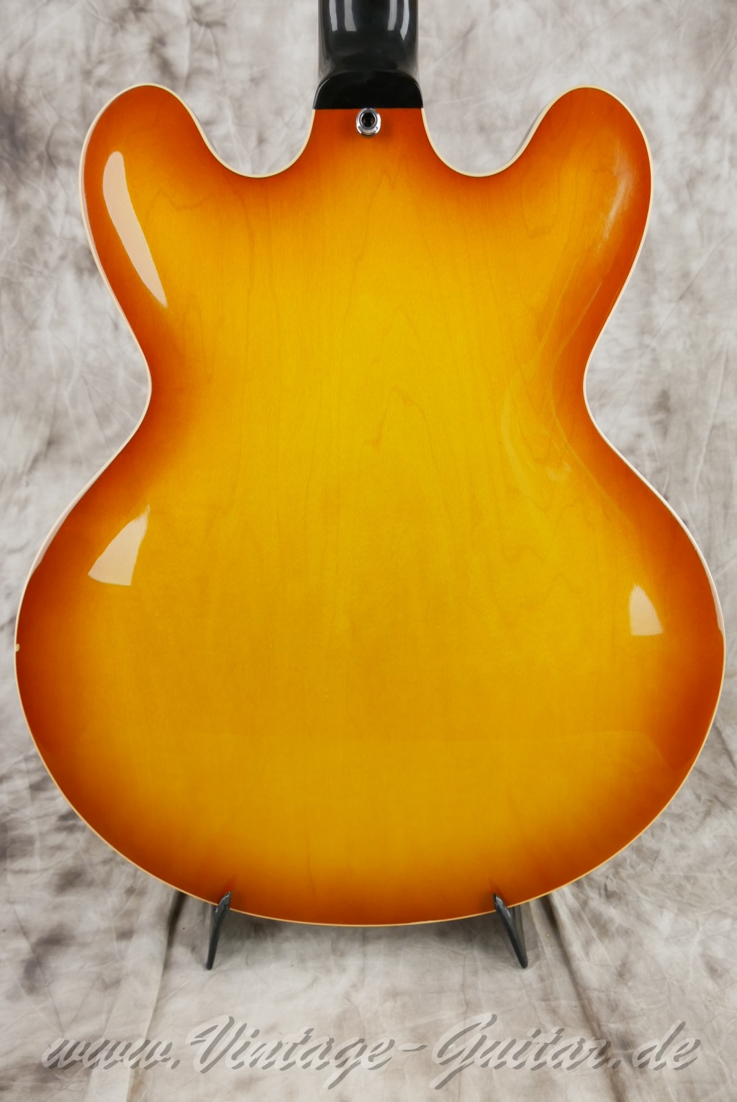 img/vintage/5704/Gibson_ES_335_larry_carlton_2005_MR335_vintage_sunburst-030.jpg