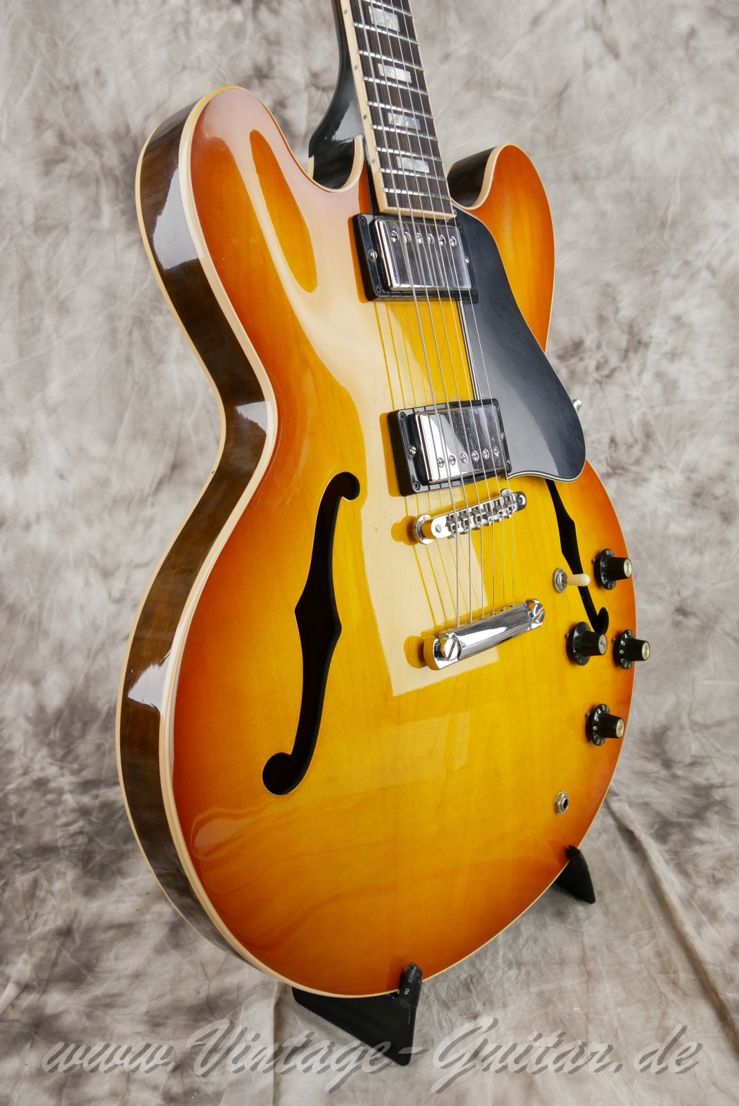 img/vintage/5704/Gibson_ES_335_larry_carlton_2005_MR335_vintage_sunburst-031.jpg