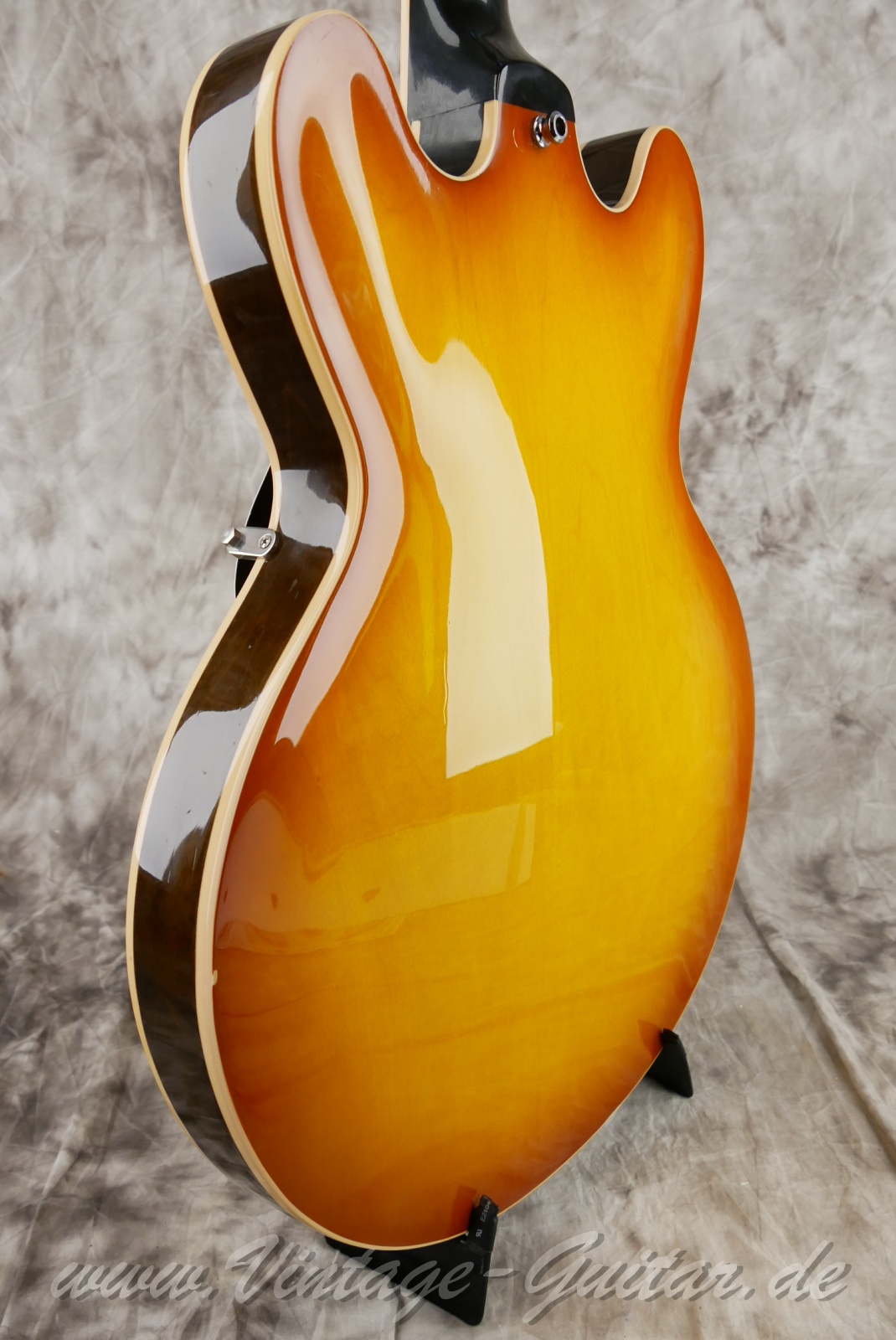 img/vintage/5704/Gibson_ES_335_larry_carlton_2005_MR335_vintage_sunburst-033.jpg