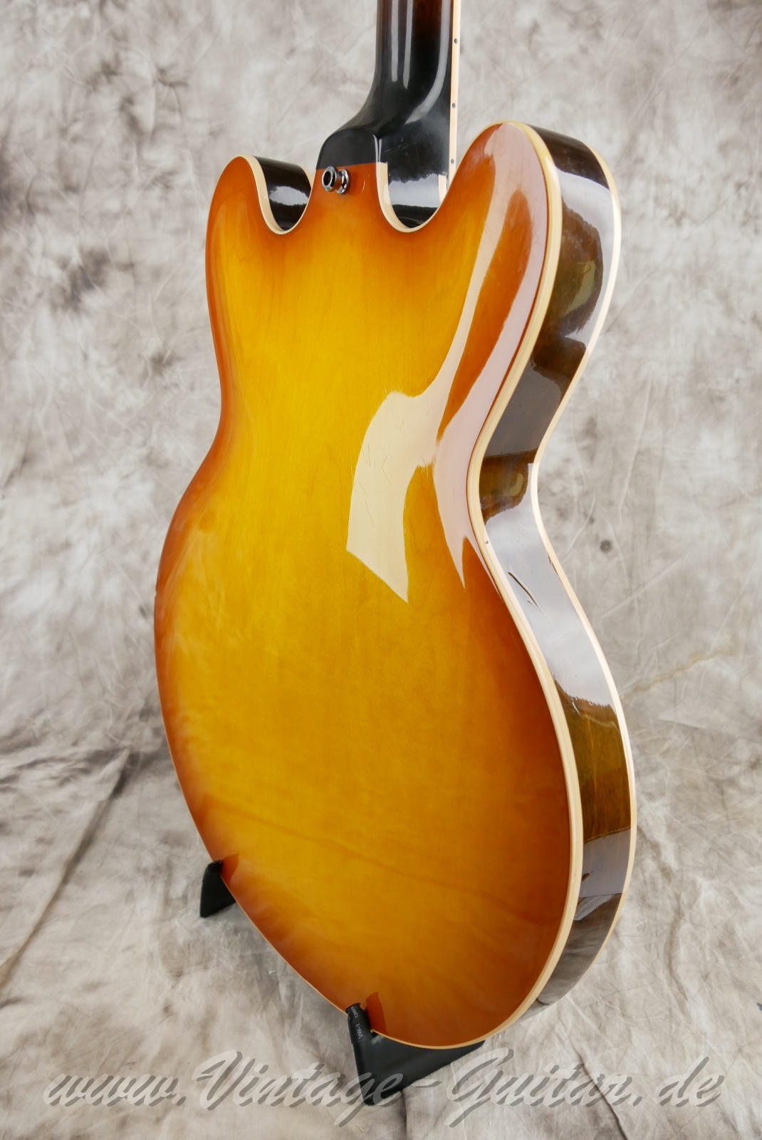 img/vintage/5704/Gibson_ES_335_larry_carlton_2005_MR335_vintage_sunburst-034.jpg