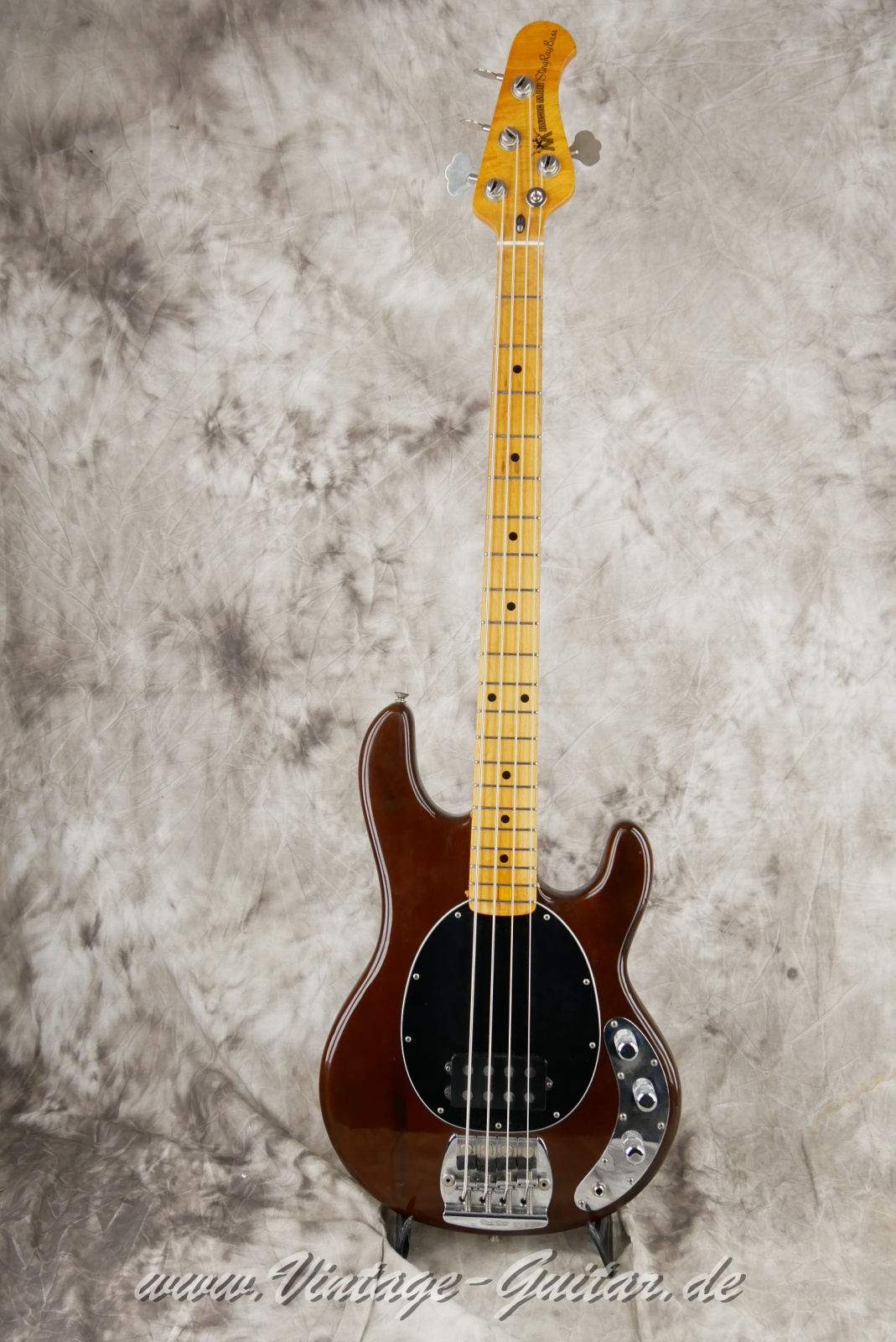 Musicman-Stingray-1979-moccha-001.jpg