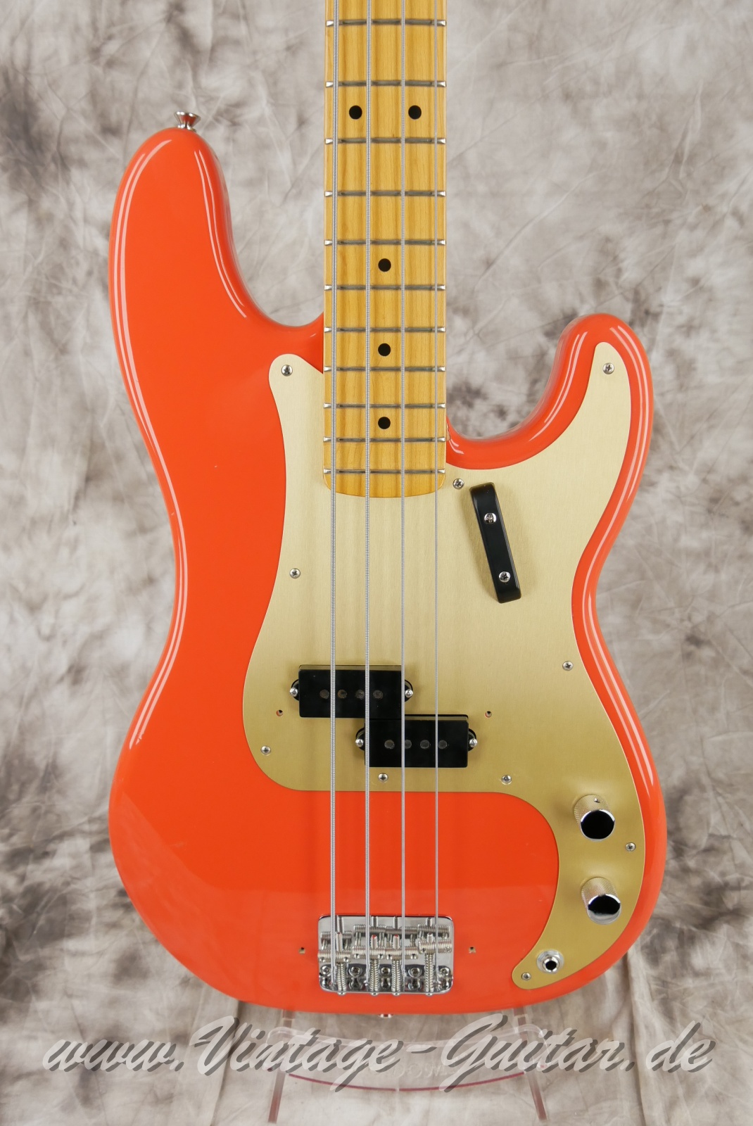 Fender_Precision_Bass_50s_reissue_MiM_Baujahr_2008_fiesta_red-007.JPG