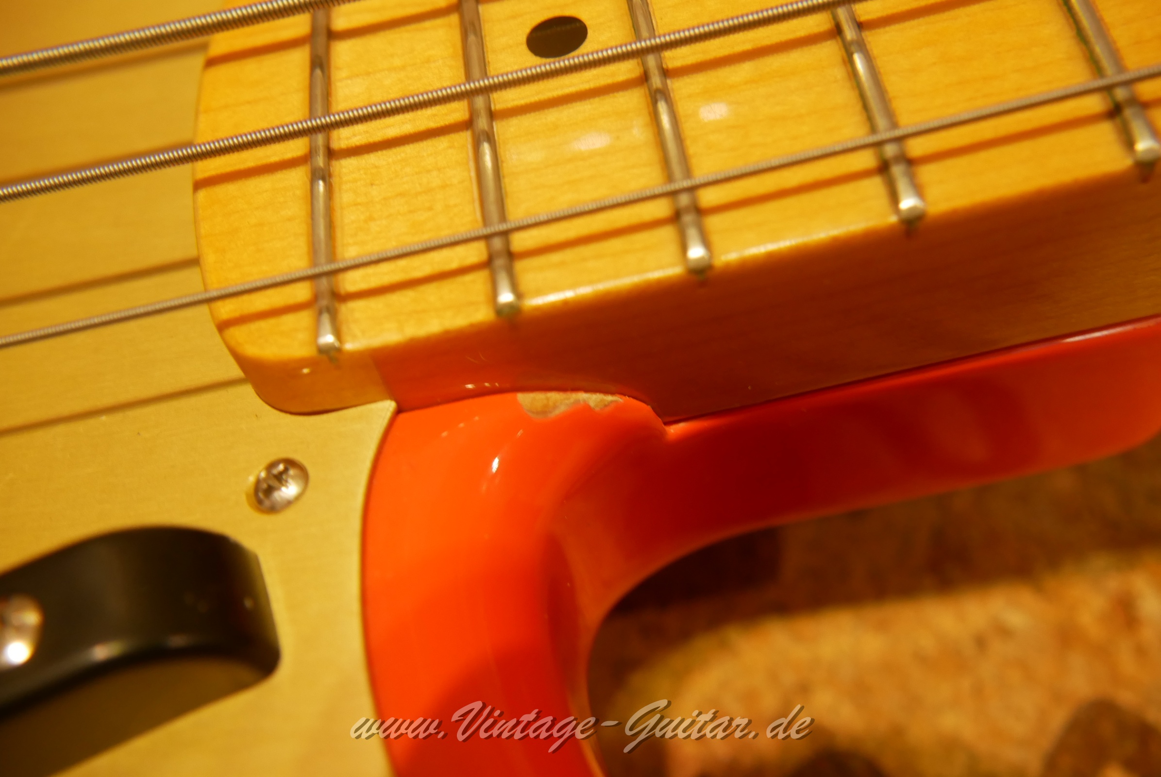 Fender_Precision_Bass_50s_reissue_MiM_Baujahr_2008_fiesta_red-013.JPG